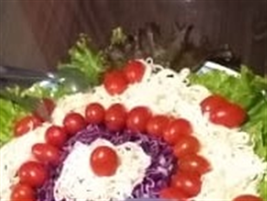 Salada de alface com queijo